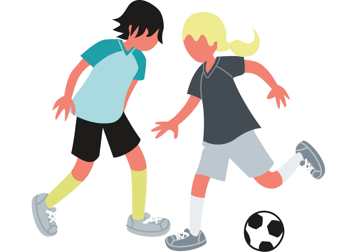 Ein Junge und ein Mädchen spielen Fußball